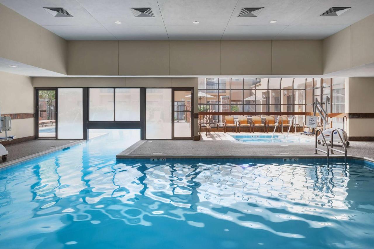 Отель Sonesta Select Newport Мидлтаун Экстерьер фото