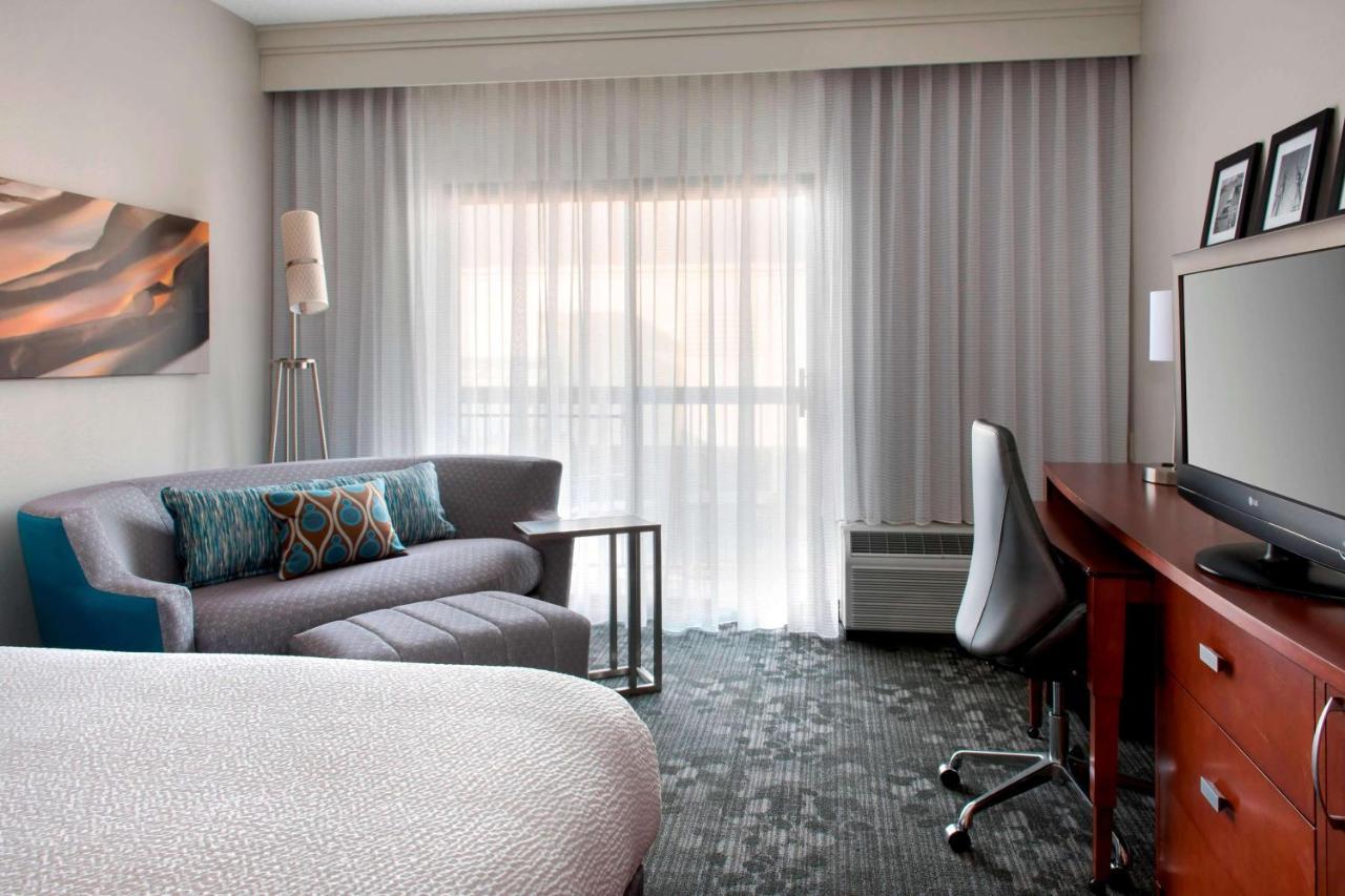 Отель Sonesta Select Newport Мидлтаун Экстерьер фото