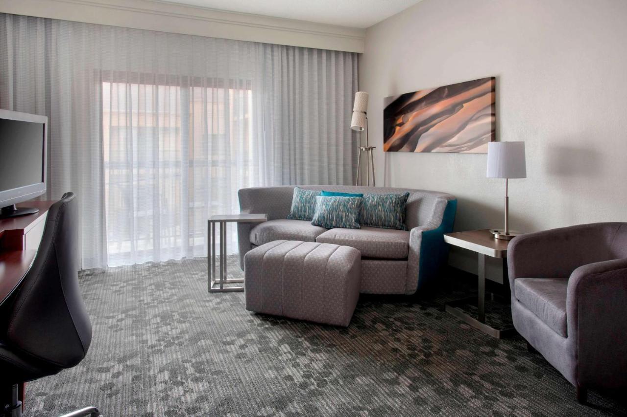 Отель Sonesta Select Newport Мидлтаун Экстерьер фото