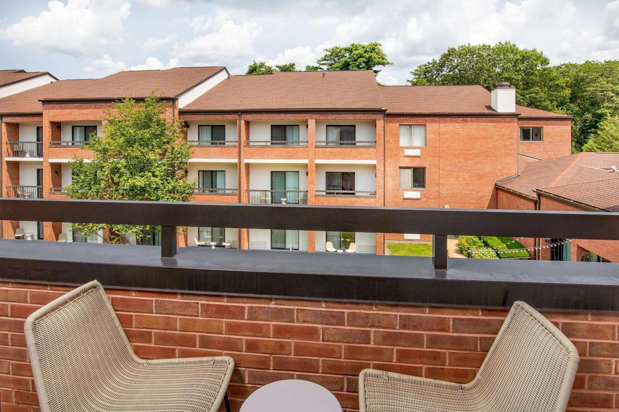 Отель Sonesta Select Newport Мидлтаун Экстерьер фото